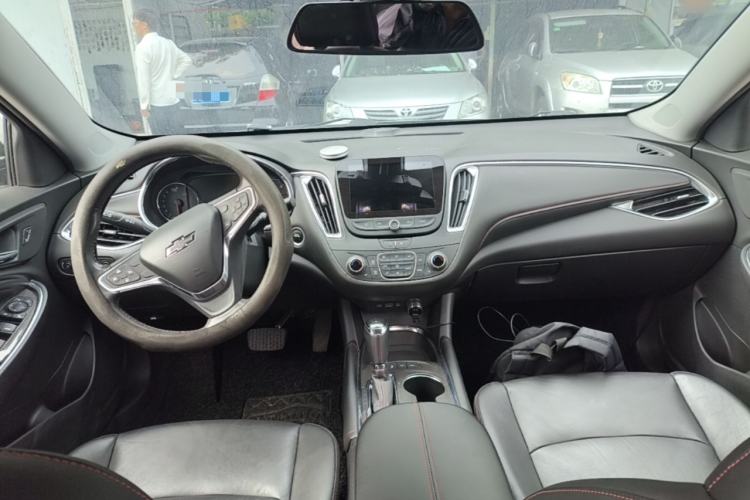 Used Chevrolet Malibu XL 2019 Redline 550T Automatic RuiLian Edition Center Console