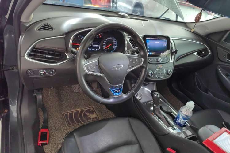 Used Chevrolet Malibu XL 2019 Redline 550T Automatic Sport Edition Center Console