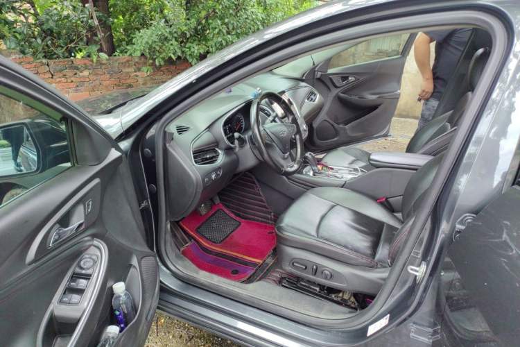 Used Chevrolet Malibu XL 2019 Redline 550T Automatic Sport Edition Driver Seat