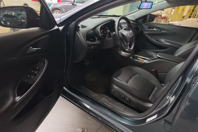 Used Chevrolet Malibu XL 2019 Redline 550T Automatic Sport Edition Driver Seat