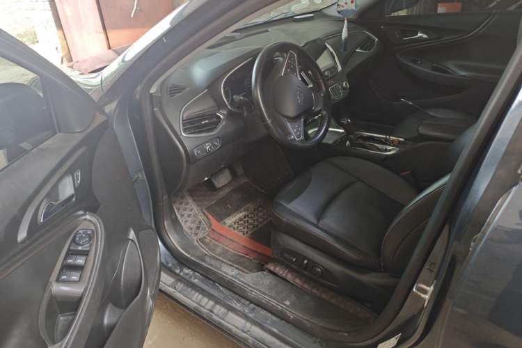 Used Chevrolet Malibu XL 2019 Redline 550T Automatic Sport Edition Driver Seat