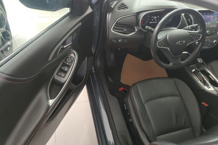 Used Chevrolet Malibu XL 2019 Redline 550T Automatic Sport Edition Driver Seat