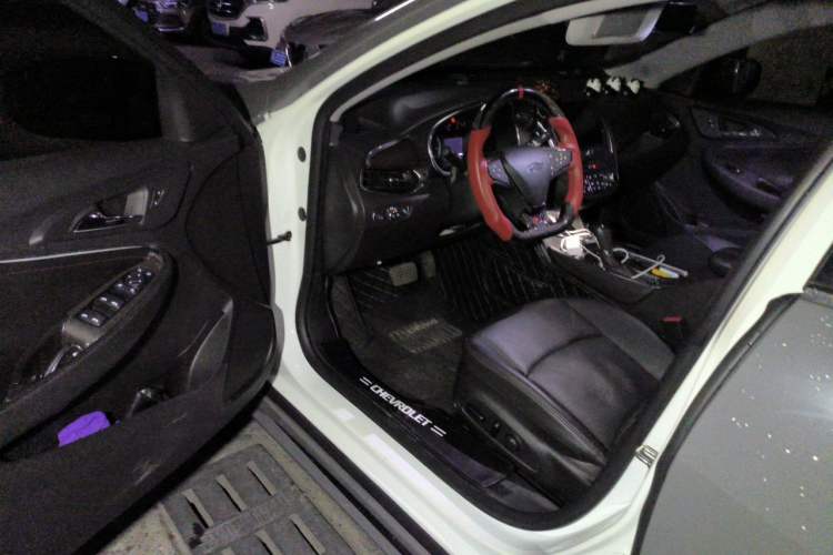 Used Chevrolet Malibu XL 2019 Redline 550T Automatic Sport Edition Driver Seat