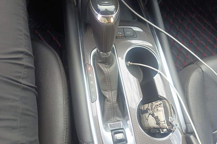 Used Chevrolet Malibu XL 2019 535T CVT Active Version Gear Lever