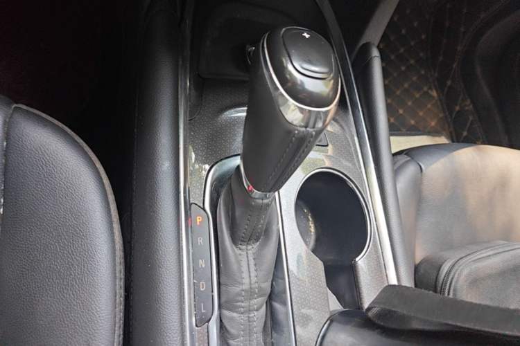 Used Chevrolet Malibu XL 2019 535T CVT Active Version Gear Lever