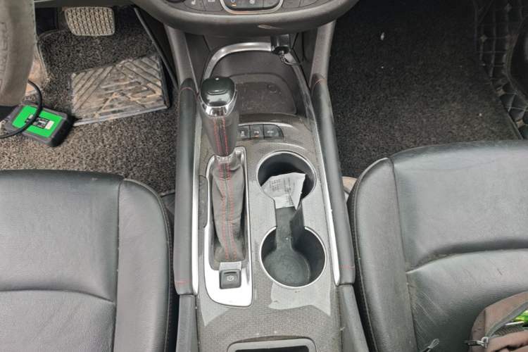 Used Chevrolet Malibu XL 2019 Redline 550T Automatic Sport Edition Gear Lever