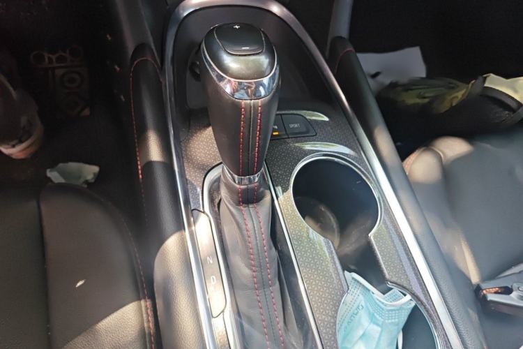 Used Chevrolet Malibu XL 2019 Redline 550T Automatic Sport Edition Gear Lever
