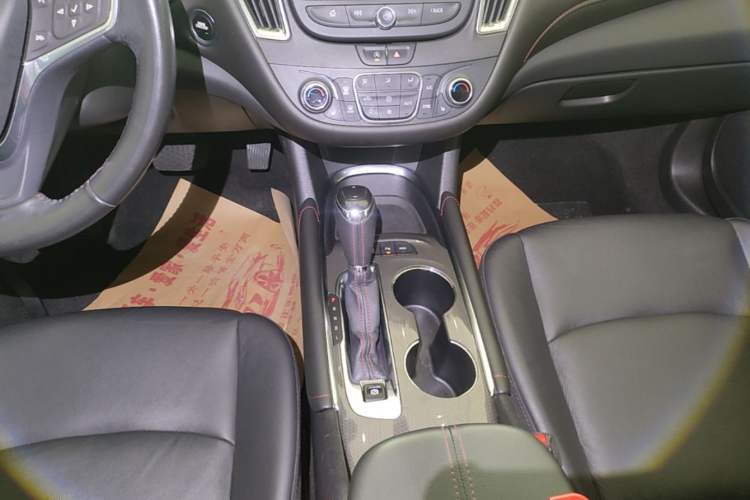 Used Chevrolet Malibu XL 2019 Redline 550T Automatic Sport Edition Gear Lever