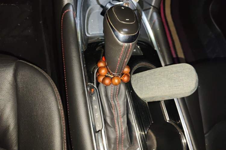 Used Chevrolet Malibu XL 2019 Redline 550T Automatic Sport Edition Gear Lever