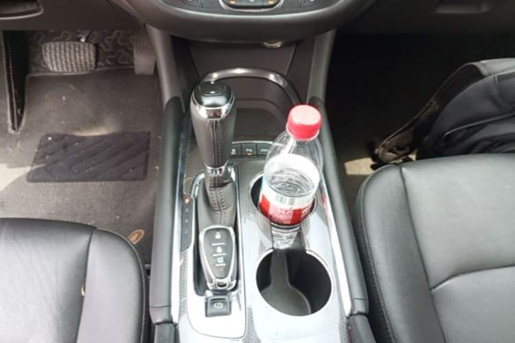 Used Chevrolet Malibu XL 2019 535T CVT Active Version Gear Lever