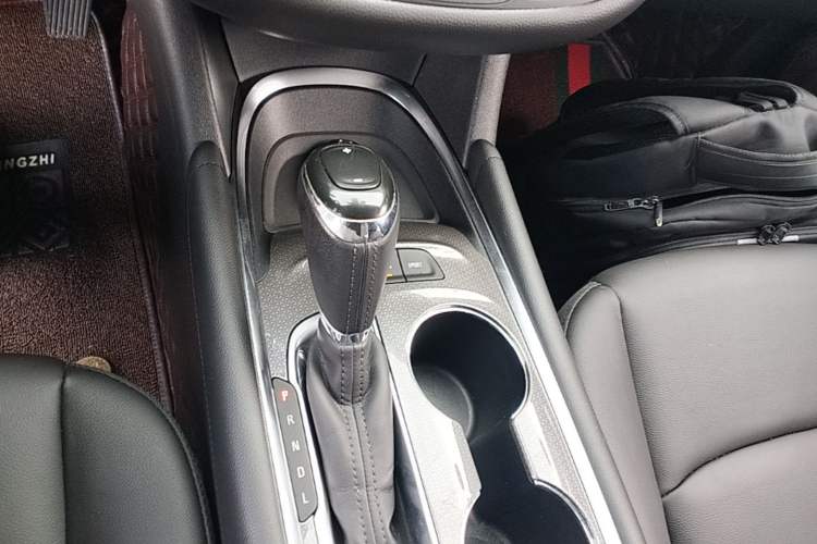 Used Chevrolet Malibu XL 2019 535T CVT Active Version Gear Lever