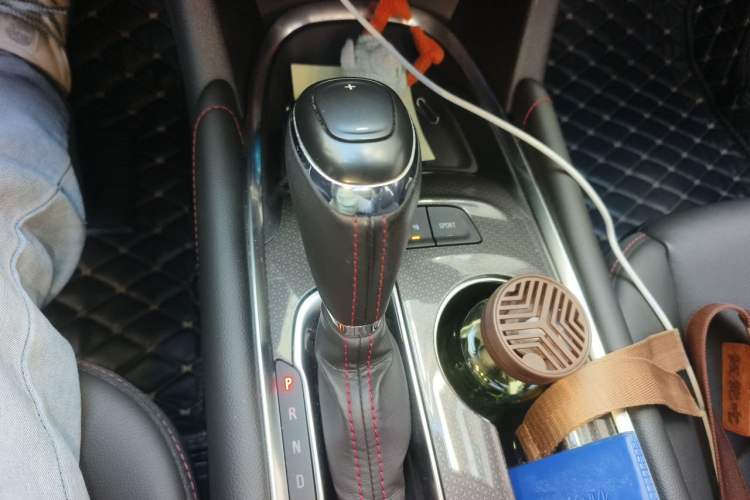 Used Chevrolet Malibu XL 2019 Redline 550T Automatic Sport Edition Gear Lever
