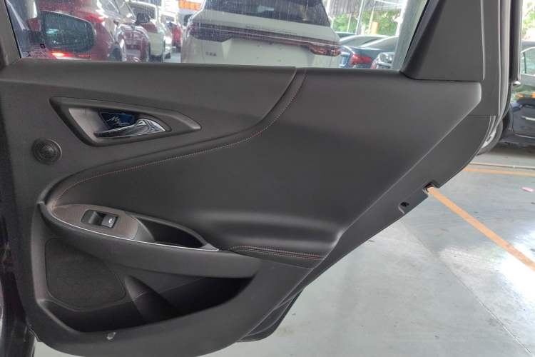 Used Chevrolet Malibu XL 2019 Redline 550T Automatic Sport Edition Interior 3