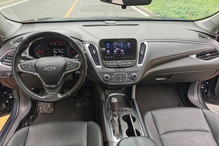 Used Chevrolet Malibu XL 2019 Redline 550T Automatic Sport Edition Interior 4