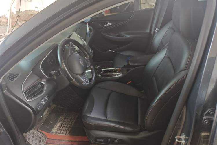 Used Chevrolet Malibu XL 2019 Redline 550T Automatic Sport Edition Left Front Seat