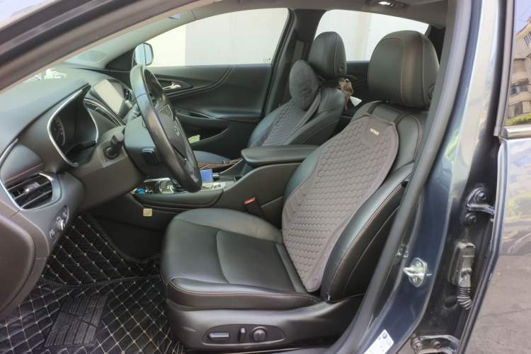 Used Chevrolet Malibu XL 2019 Redline 550T Automatic Sport Edition Left Front Seat