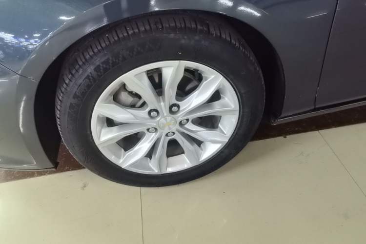Used Chevrolet Malibu XL 2019 535T CVT Active Version Left Front Wheel Hub