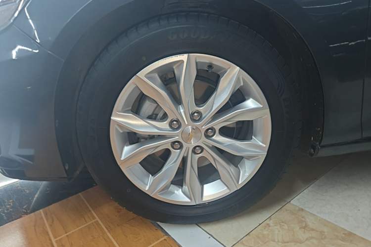 Used Chevrolet Malibu XL 2019 535T CVT Active Version Left Front Wheel Hub