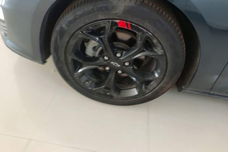 Used Chevrolet Malibu XL 2019 Redline 550T Automatic RuiLian Edition Left Front Wheel Hub