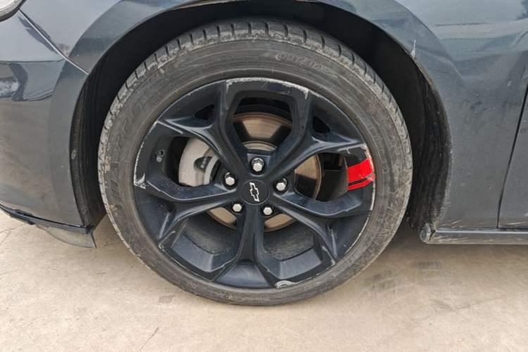 Used Chevrolet Malibu XL 2019 Redline 550T Automatic Sport Edition Left Front Wheel Hub