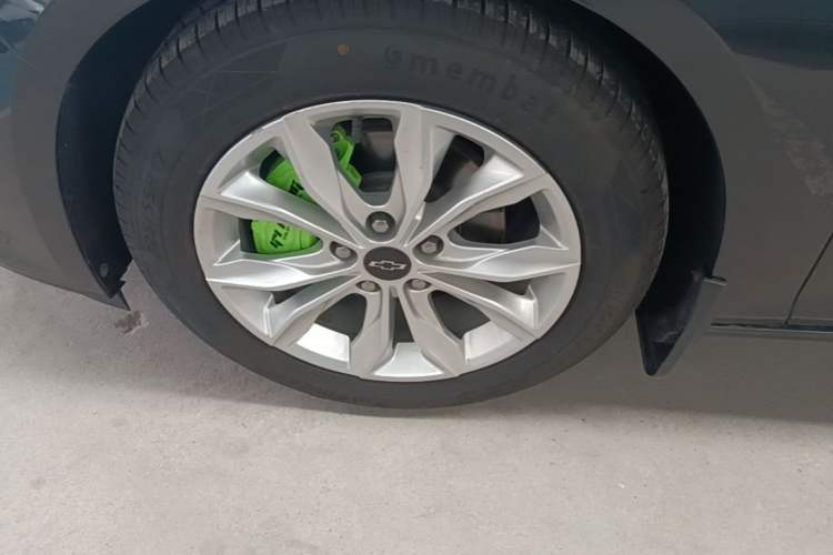 Used Chevrolet Malibu XL 2019 535T CVT Active Version Left Front Wheel Hub