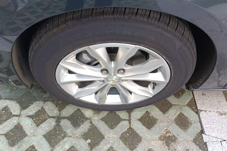 Used Chevrolet Malibu XL 2019 535T CVT Active Version Left Front Wheel Hub
