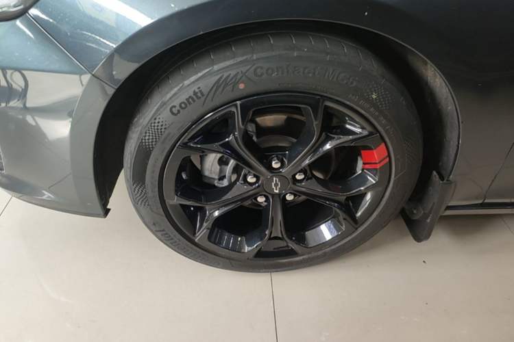 Used Chevrolet Malibu XL 2019 Redline 550T Automatic Sport Edition Left Front Wheel Hub