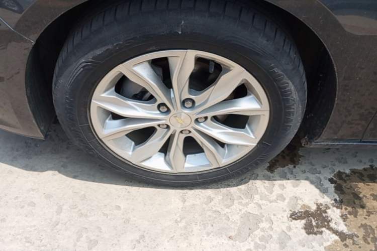 Used Chevrolet Malibu XL 2019 535T CVT Active Version Left Front Wheel Hub