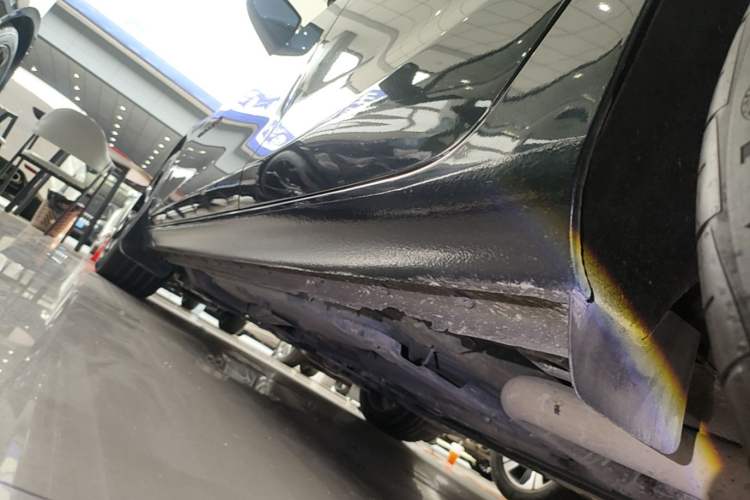Used Chevrolet Malibu XL 2019 Redline 550T Automatic Sport Edition Left Side Sill