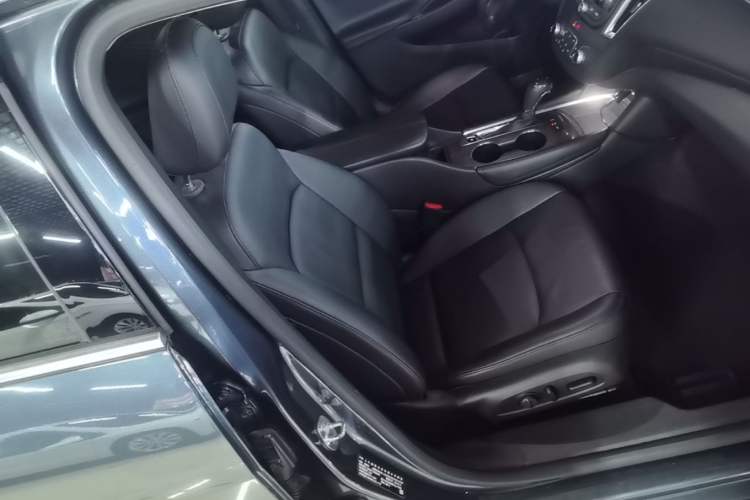 Used Chevrolet Malibu XL 2019 535T CVT Active Version Right Front Seat