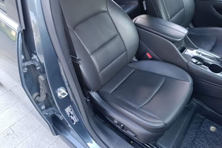 Used Chevrolet Malibu XL 2019 535T CVT Active Version Right Front Seat