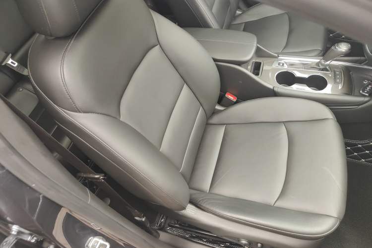Used Chevrolet Malibu XL 2019 535T CVT Active Version Right Front Seat