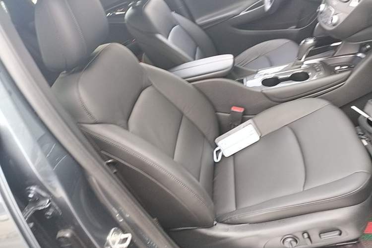 Used Chevrolet Malibu XL 2019 535T CVT Active Version Right Front Seat