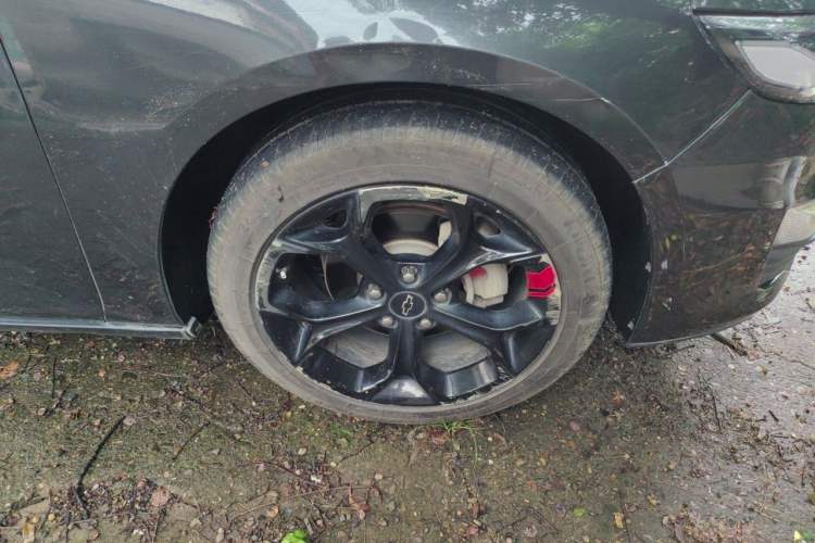Used Chevrolet Malibu XL 2019 Redline 550T Automatic Sport Edition Right Front Wheel Hub