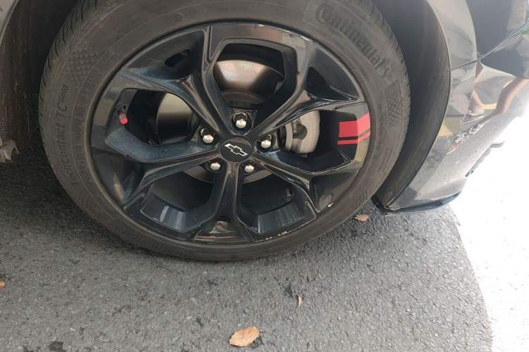Used Chevrolet Malibu XL 2019 Redline 550T Automatic Sport Edition Right Front Wheel Hub