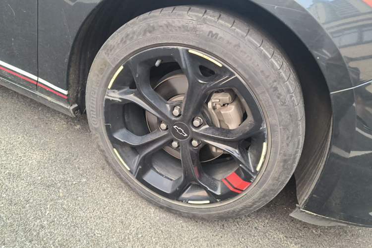 Used Chevrolet Malibu XL 2019 Redline 550T Automatic Sport Edition Right Front Wheel Hub