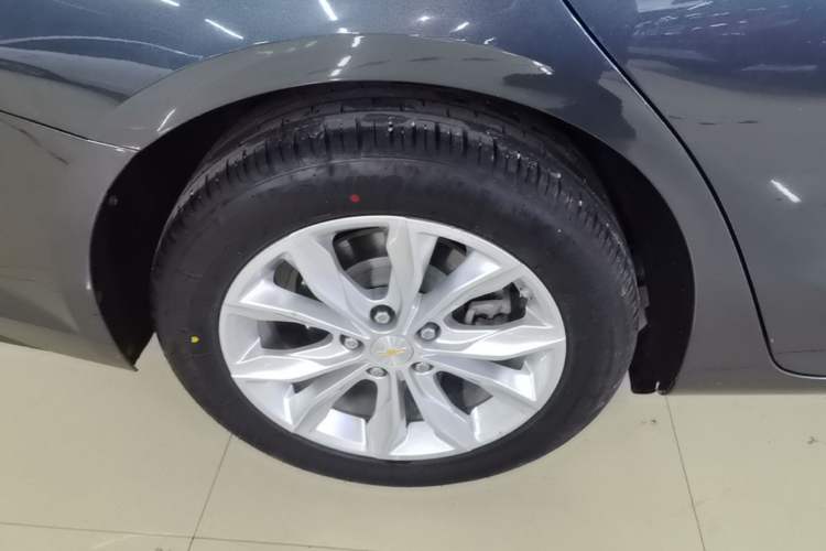 Used Chevrolet Malibu XL 2019 535T CVT Active Version Right Rear Wheel Hub