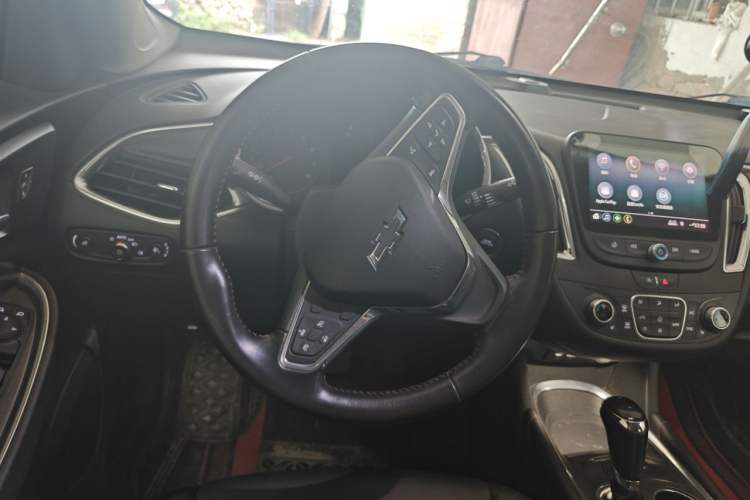 Used Chevrolet Malibu XL 2019 Redline 550T Automatic Sport Edition Steering Wheel