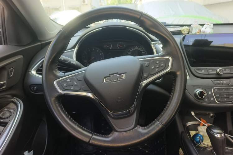Used Chevrolet Malibu XL 2019 Redline 550T Automatic Sport Edition Steering Wheel