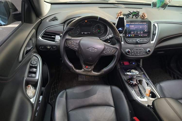 Used Chevrolet Malibu XL 2019 Redline 550T Automatic Sport Edition Steering Wheel