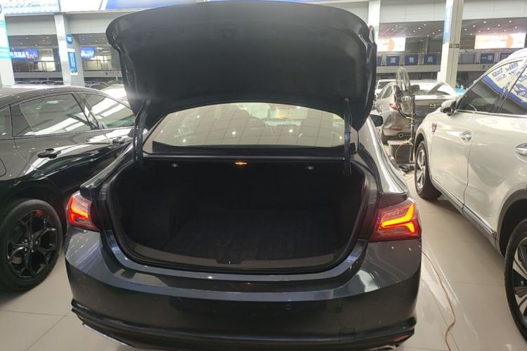 Used Chevrolet Malibu XL 2019 Redline 550T Automatic Sport Edition Trunk