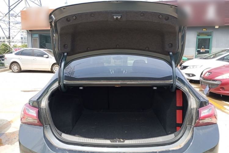 Used Chevrolet Malibu XL 2019 535T CVT Active Version Trunk