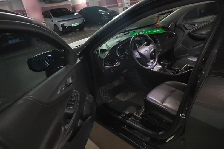 Used Chevrolet Malibu XL 2019 Redline 550T Automatic Sport Edition Driver Seat