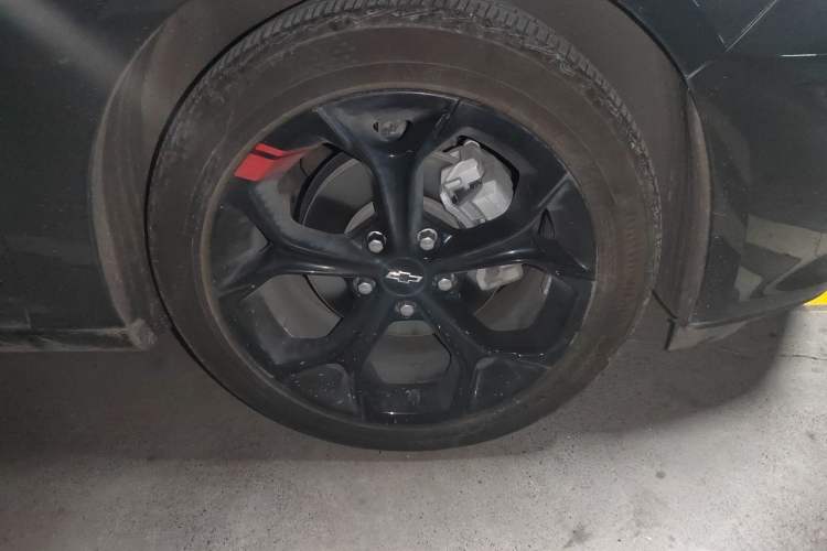 Used Chevrolet Malibu XL 2019 Redline 550T Automatic Sport Edition Right Front Wheel Hub