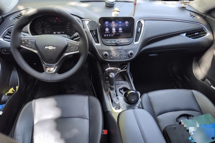 Used Chevrolet Malibu XL 2019 535T CVT Active Version Center Console
