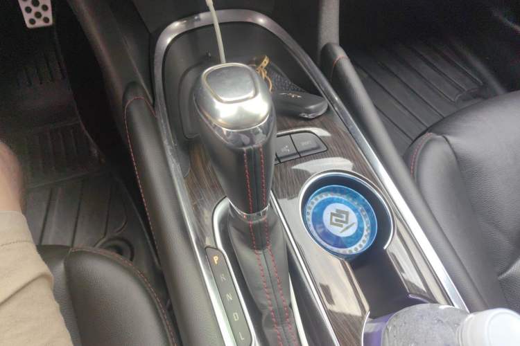 Used Chevrolet Malibu XL 2019 Redline 550T Automatic Smart Edition Gear Lever