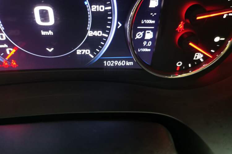 Used Chevrolet Malibu XL 2019 Redline 550T Automatic RuiLian Edition Odometer Close Up