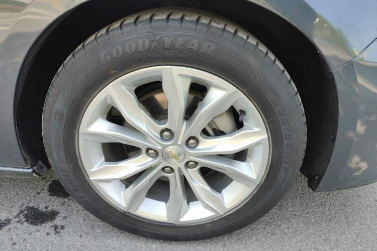 Used Chevrolet Malibu XL 2019 535T CVT Active Version Right Front Wheel Hub