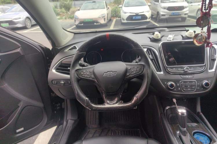 Used Chevrolet Malibu XL 2019 Redline 550T Automatic Smart Edition Steering Wheel