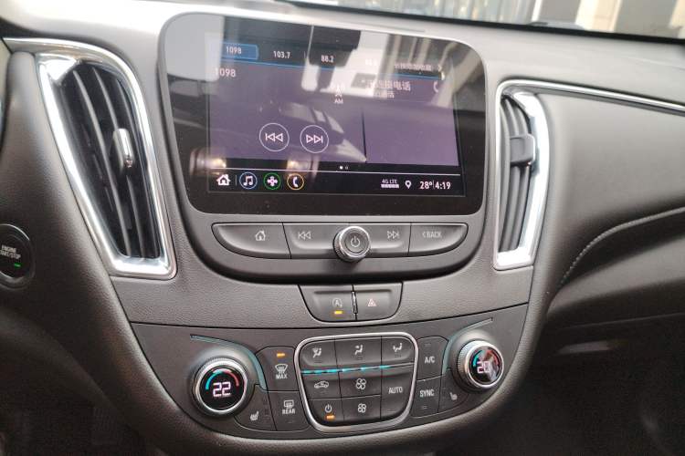 Used Chevrolet Malibu XL 2019 535T CVT Active Version Audio And AC Panel